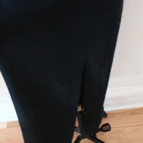 1980's Evan-Picone Black Wool Crepe Dress With Side Slit - Picture 4 of 7